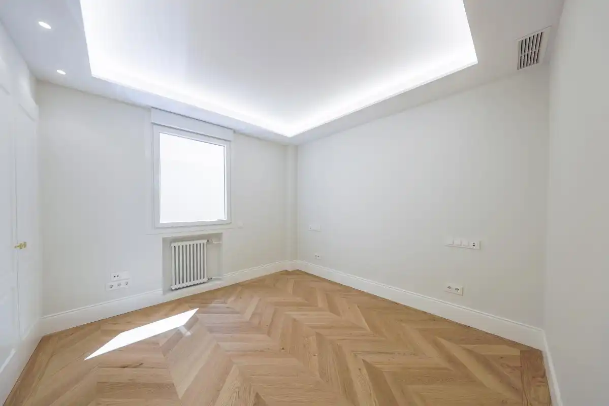 Flat for sale in Madrid  with Air Conditioner and Heating