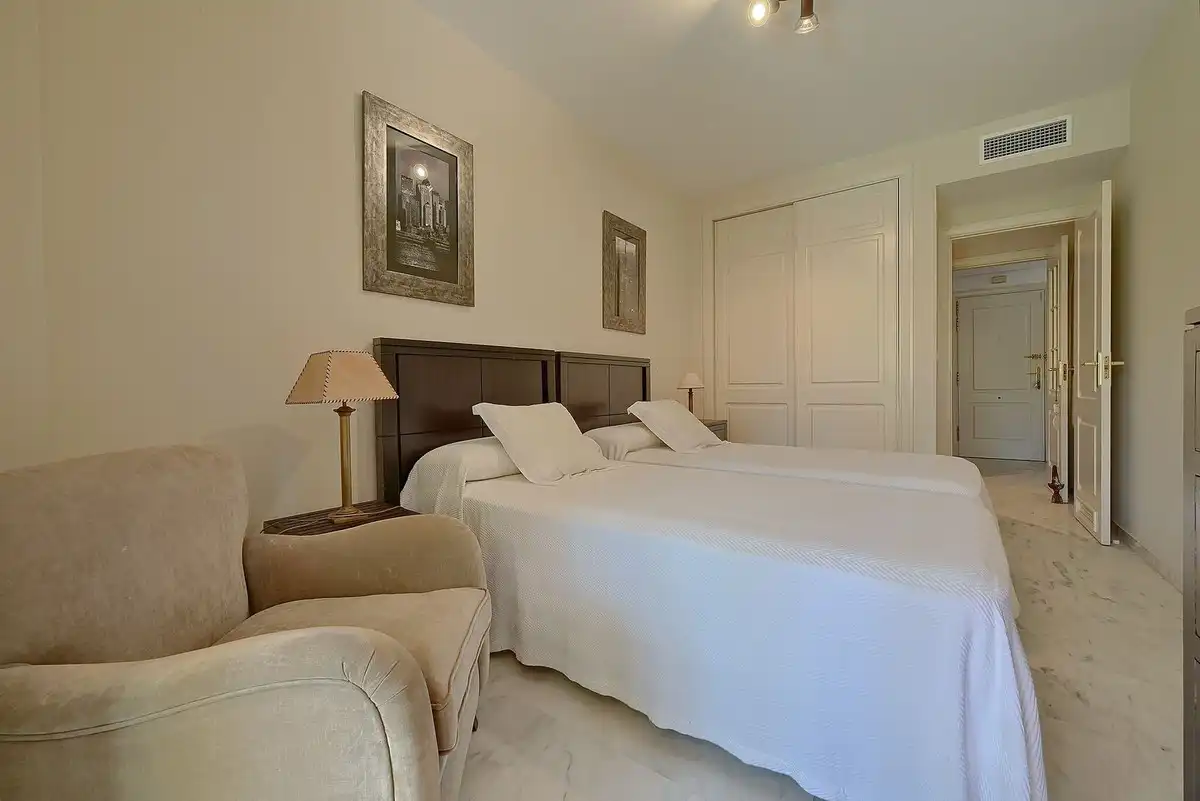 Piso con ascensor en venta en Río Real - Los Monteros, imagen 19