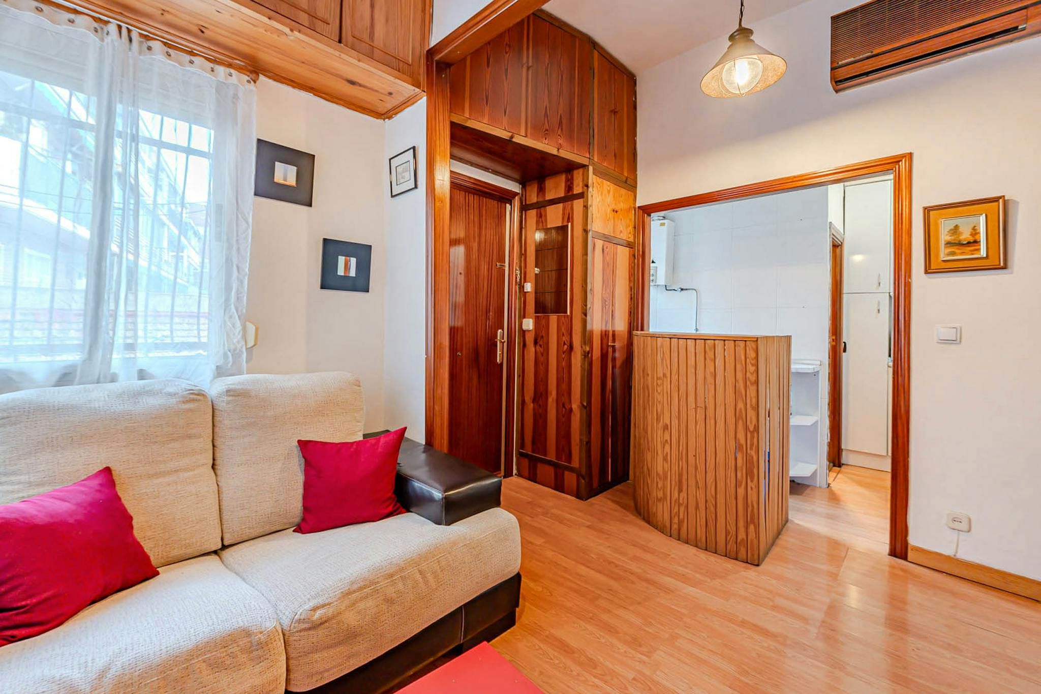 Living room of Flat to rent in  Madrid Capital  with Air Conditioner, Heating and Furnished