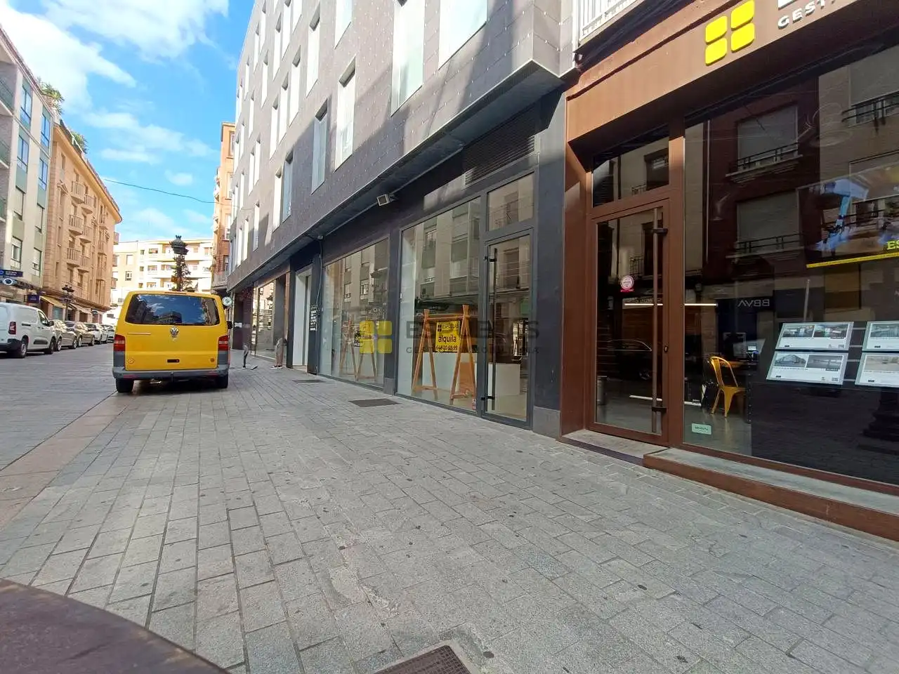 Locale commerciale in affitto a Calle Juan Carlos I 15, imagen 2