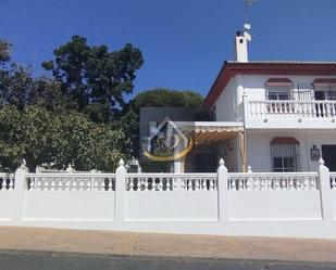 Exterior view of House or chalet for sale in Islantilla  with Private garden, Terrace and Oven