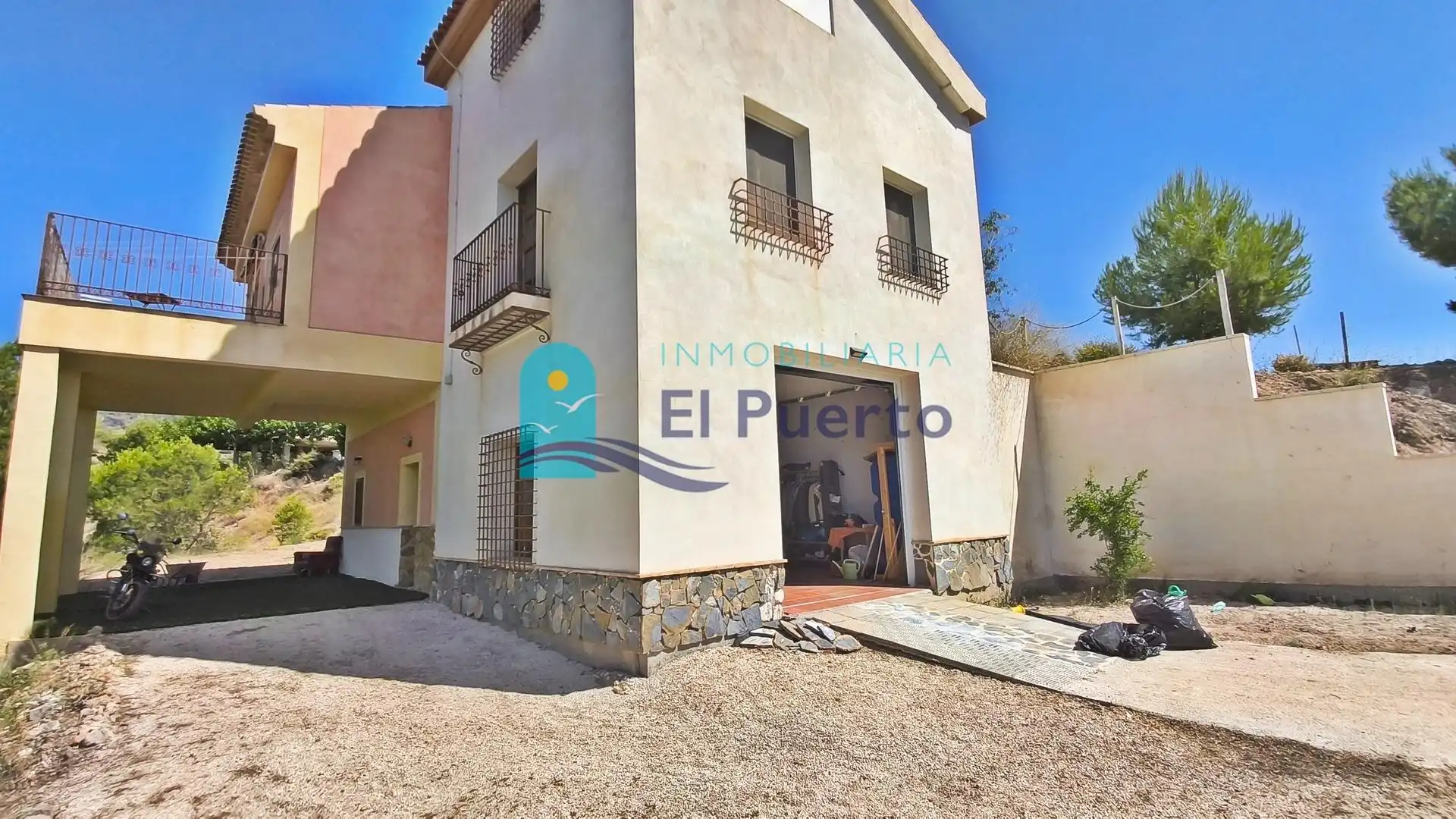 House with terrace for sale in Totana