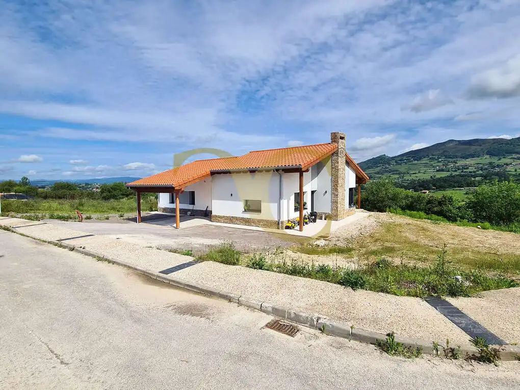 Houses for sale in Oviedo   with Air Conditioner, Heating and Private garden