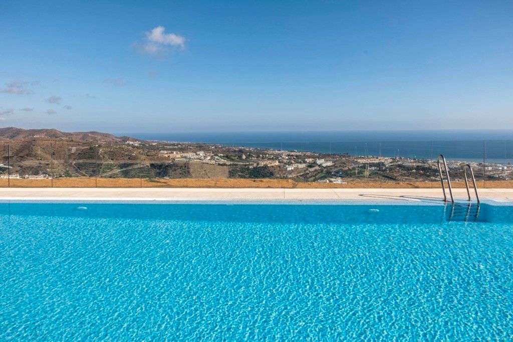 Swimming pool of Attic for sale in Rincón de la Victoria  with Terrace and Community pool