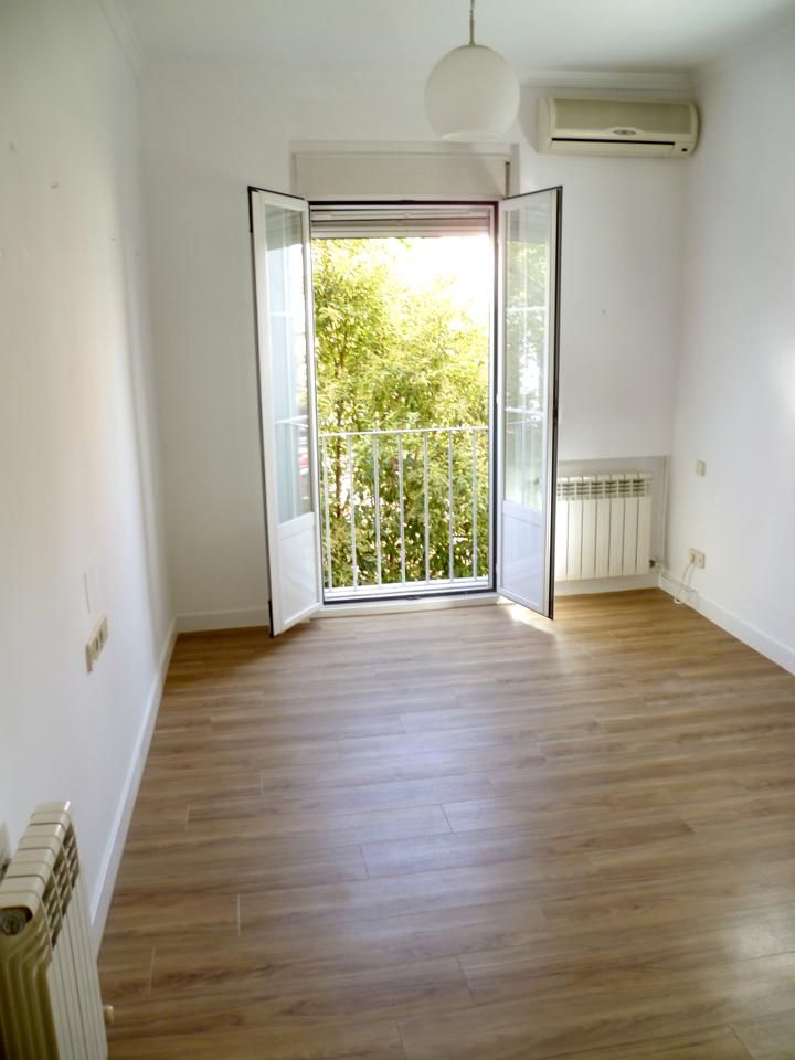 Bedroom of Flat to rent in  Madrid Capital  with Air Conditioner and Heating