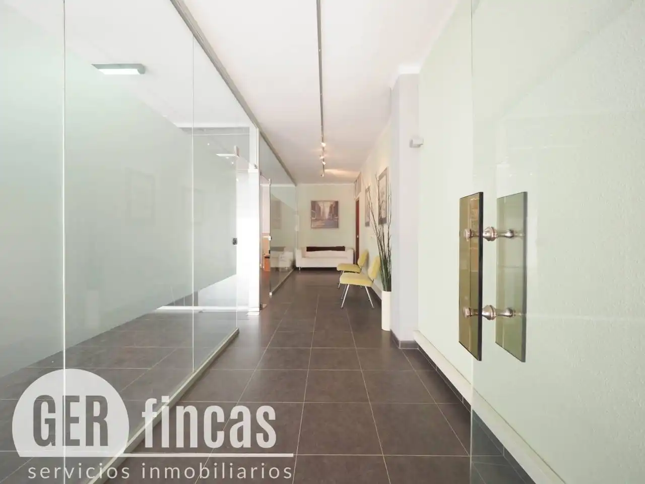 Local comercial en venda a Calle Monturiol, imagen 2