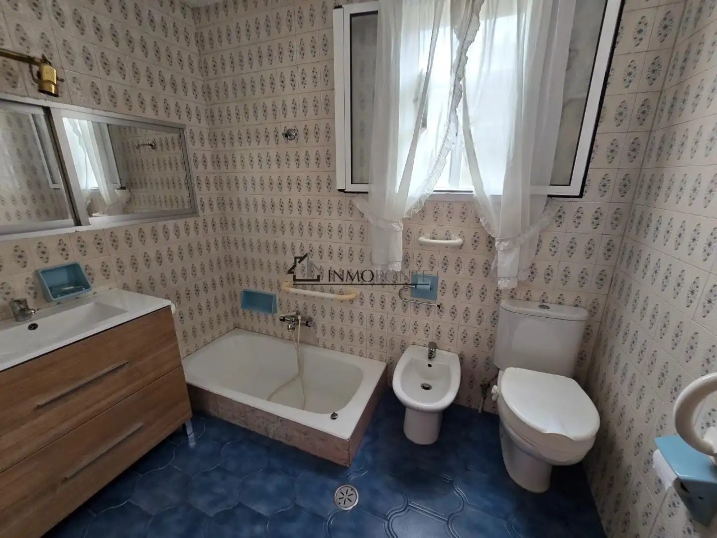 Baño de Casa o chalet en venta en Pontevedra Capital  con Calefacción, Jardín privado y Terraza