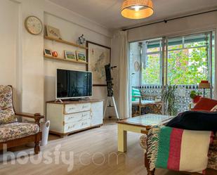 Living room of Flat for sale in  Madrid Capital  with Air Conditioner, Terrace and Balcony