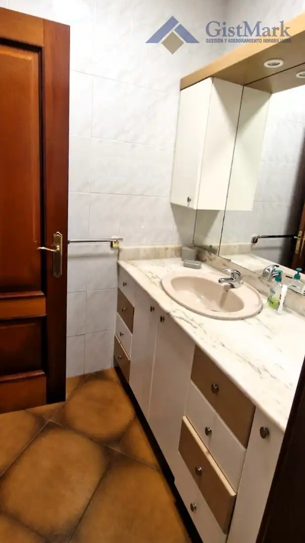 Baño de Casa o chalet en venta en Nigrán con Calefacción, Jardín privado y Terraza