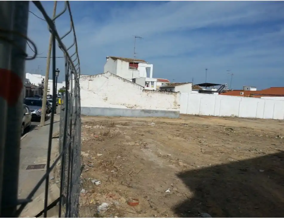 Terreno residencial en venta en La Palma del Condado, imagen 2