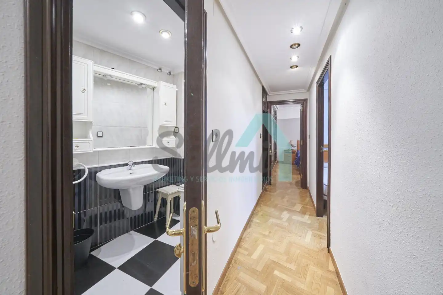 Flat for rent in Félix Aramburu, Auditorio - Seminario - Parque de Invierno