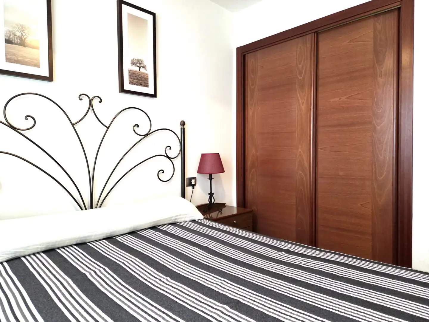 Schlafzimmer von Wohnungen zur Miete in Sanxenxo mit Terrasse, Möbliert und Ofen