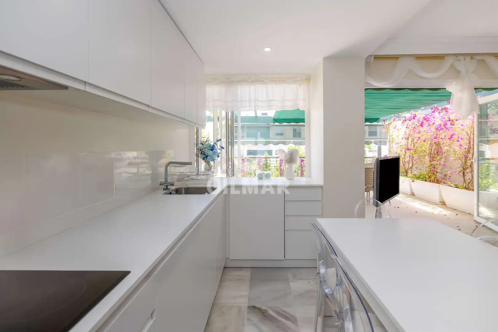 Kitchen of Apartments for sale in Marbella  with Heating, Swimming Pool and Furnished