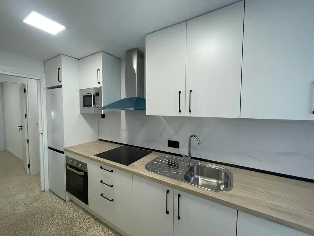 Flat for rent in Calle Ribera del Beiro, San Francisco Javier