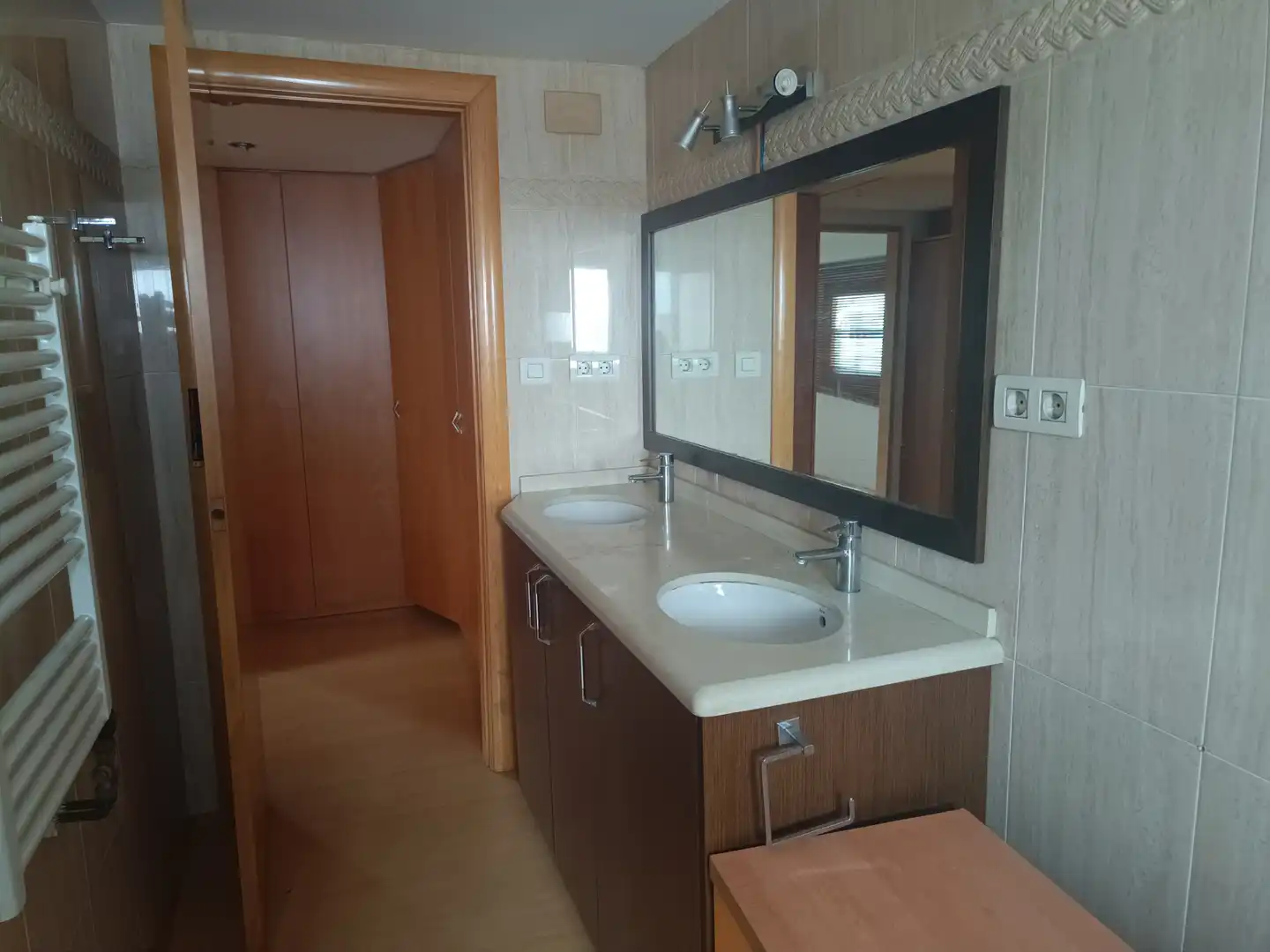 Bathroom of Detached homes for sale in Sabadell  with Private garden, Parquet flooring and Swimming Pool