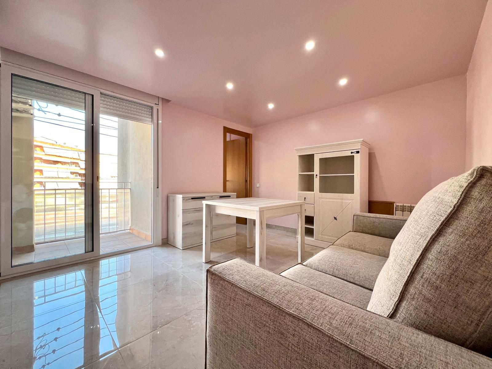 Living room of Flat for sale in Montcada i Reixac  with Air Conditioner, Heating and Balcony