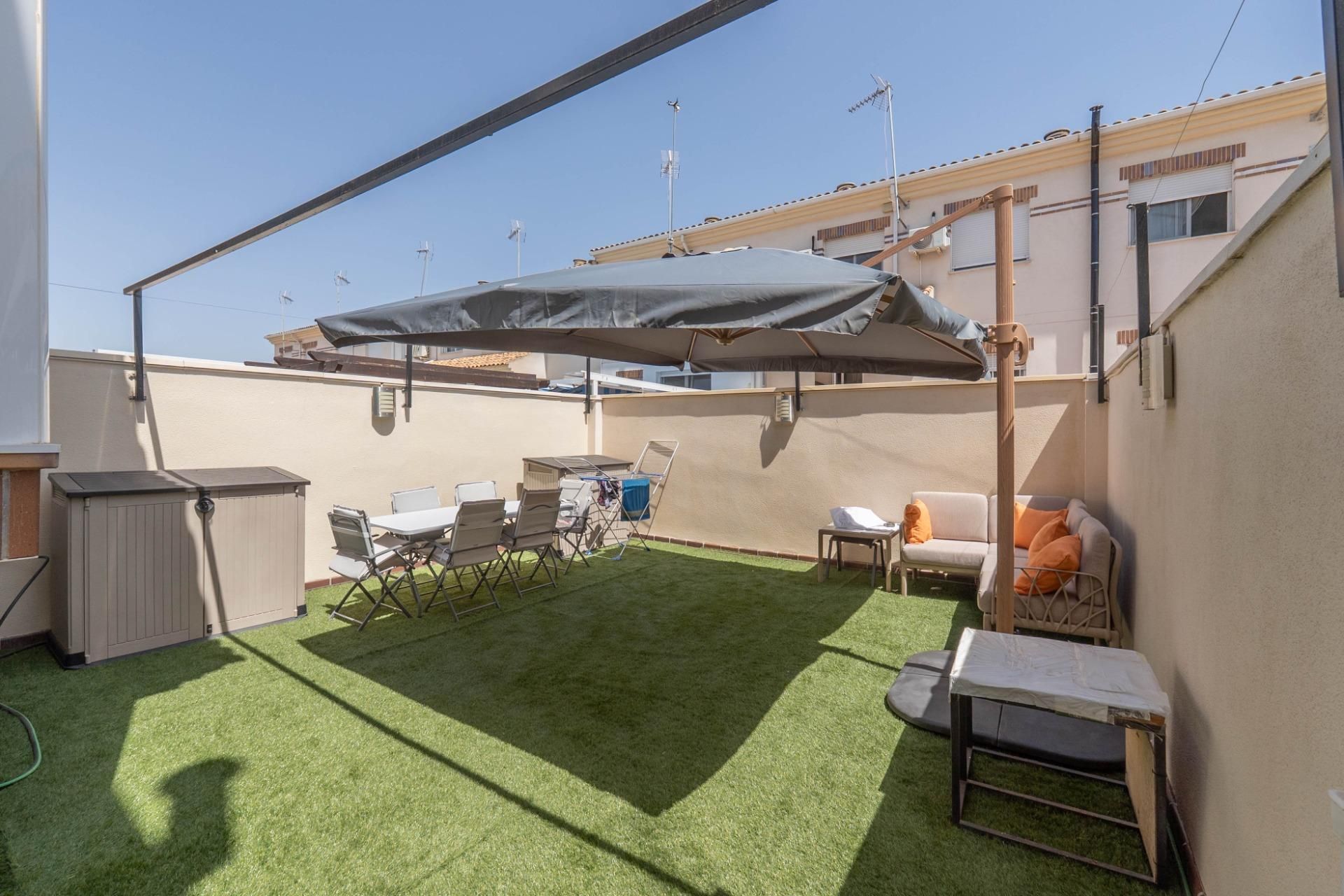 Terrassa de Casa adosada en venda en Vegas del Genil amb Aire condicionat i Piscina comunitària