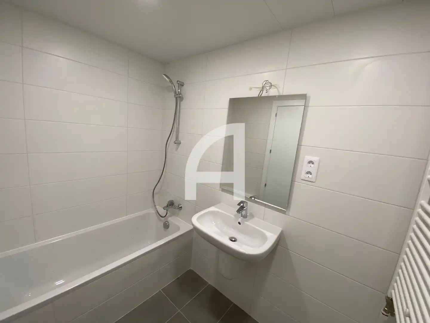 Baño de Piso en venta en Terrassa con Aire acondicionado, Calefacción y Terraza