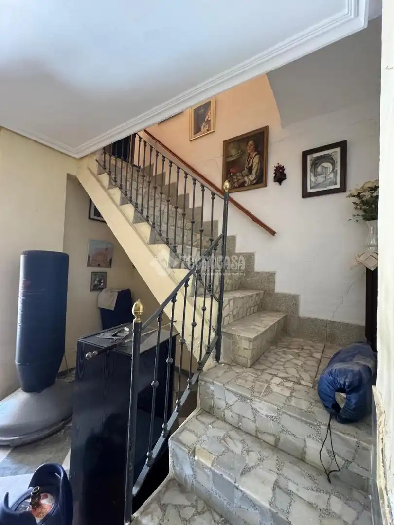 Casa aparellada amb terrassa en venda a Lupión, imagen 5