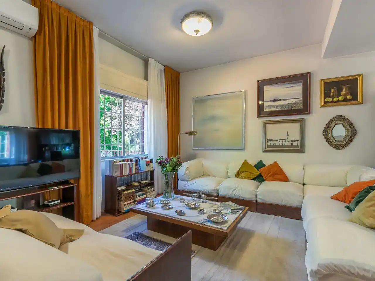 Sala de estar de Casa o chalet en venta en Madrid con Aire acondicionado, Jardín privado y Parquet