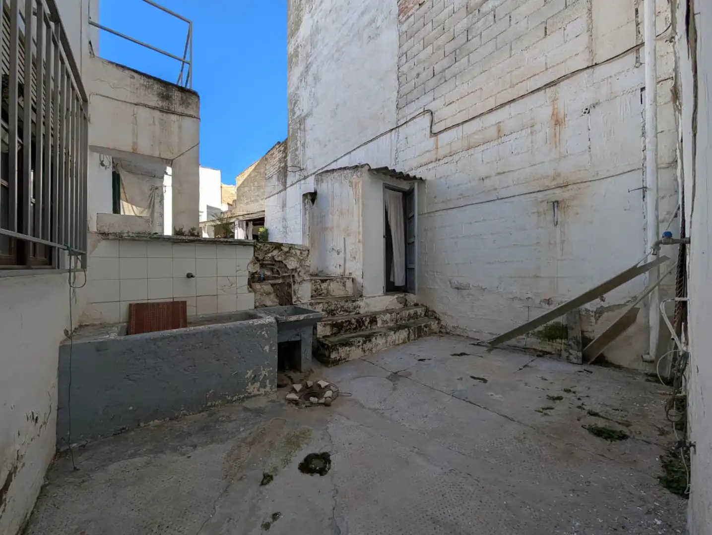 Vista exterior de Casa o xalet en venda en Loja amb Terrassa