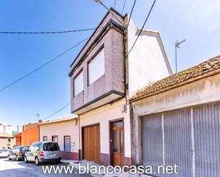 Vista exterior de Casa o xalet en venda en Carballo amb Jardí privat