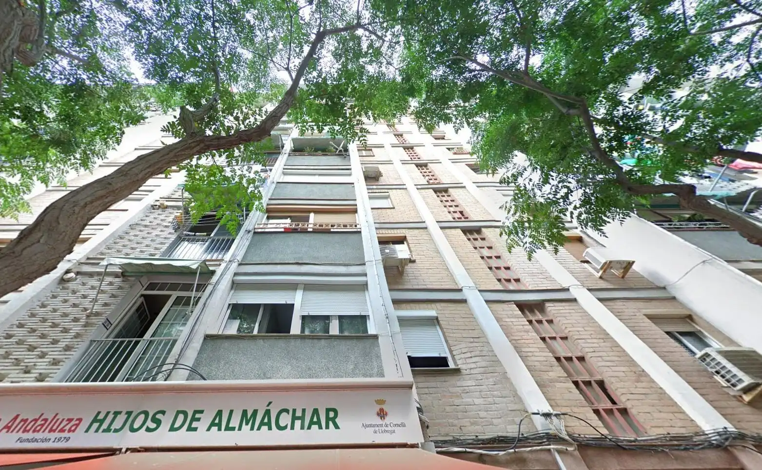 Vista exterior de Pis en venda en Cornellà de Llobregat