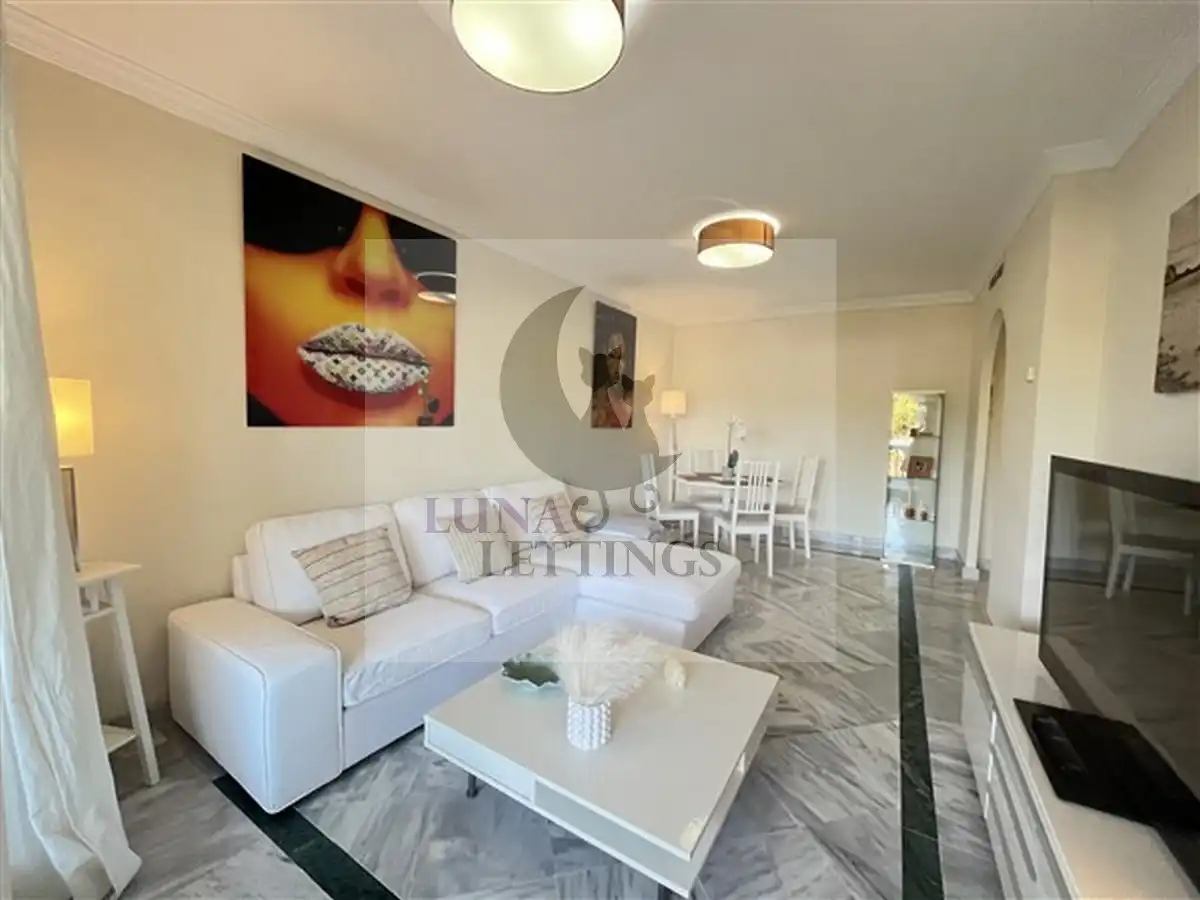 Appartement compact avec piscine à louer à Avenida Príncipe Salman e1, imagen 2