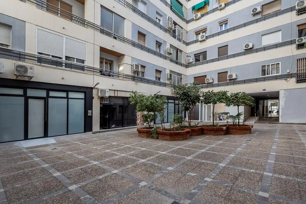 Vista exterior de Piso en venta en Jaén