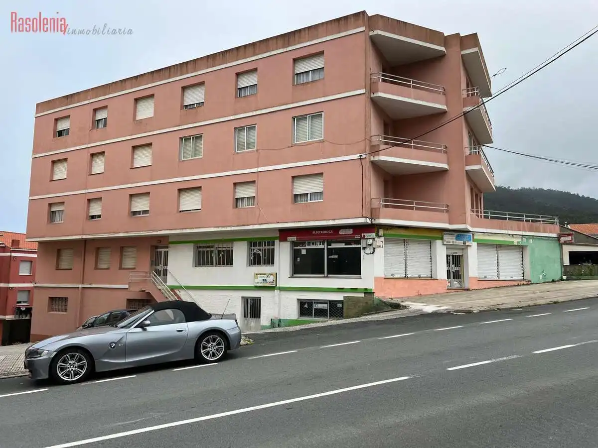 Local comercial en venda a Cerca 3