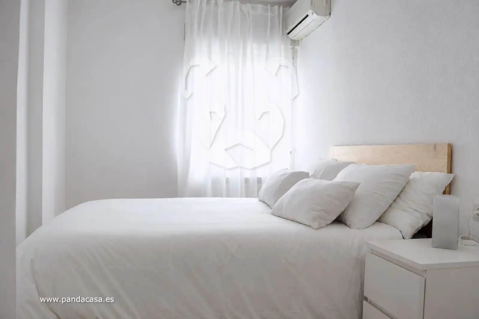 Schlafzimmer von Wohnung zur Miete in Madrid mit Klimaanlage, Heizung und Schwimmbad