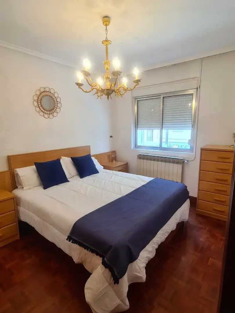 Bedroom of Flat for sale in Burgos