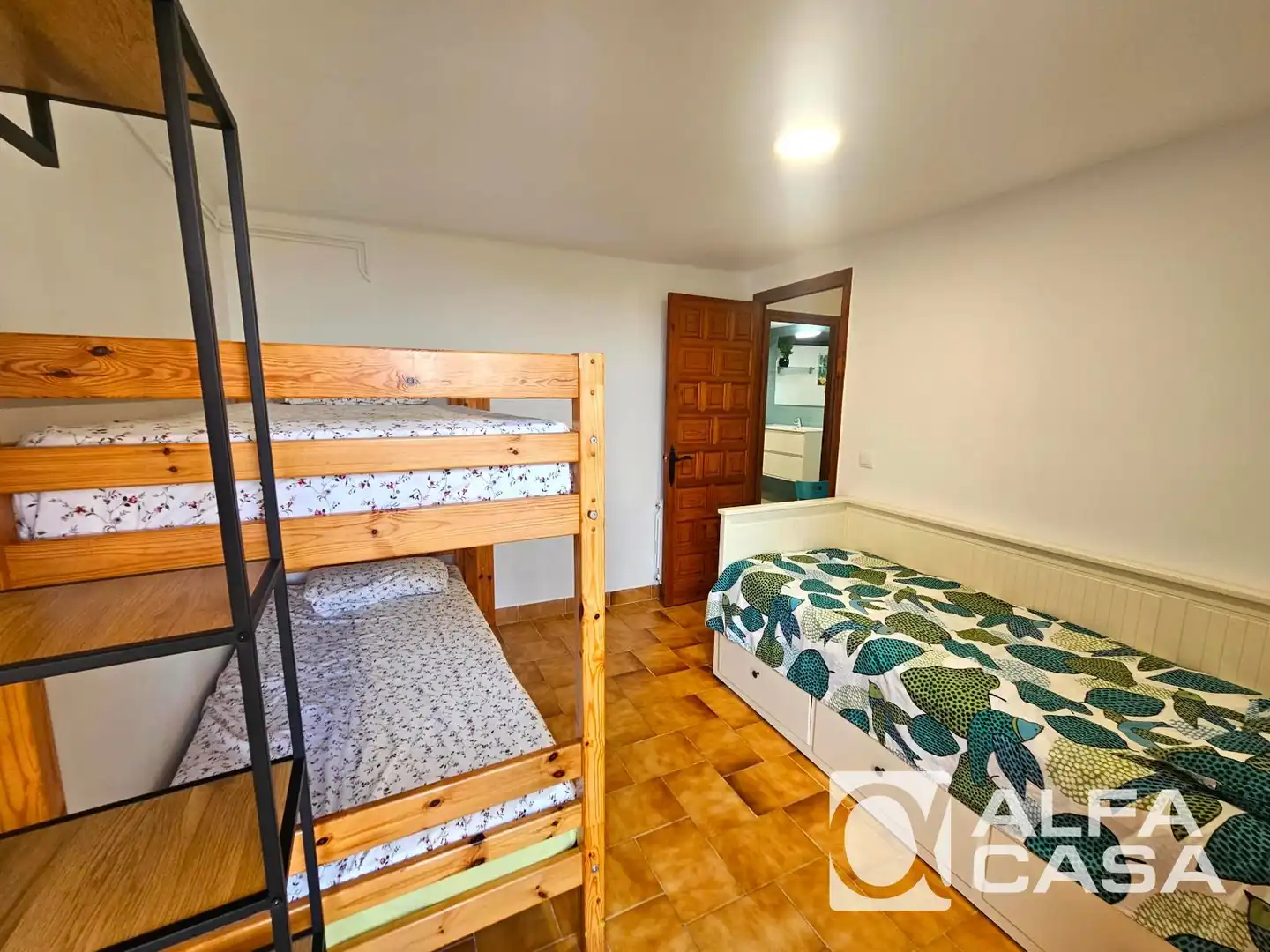 Dormitori de Casa o xalet en venda en Pineda de Mar amb Aire condicionat, Calefacció i Jardí privat