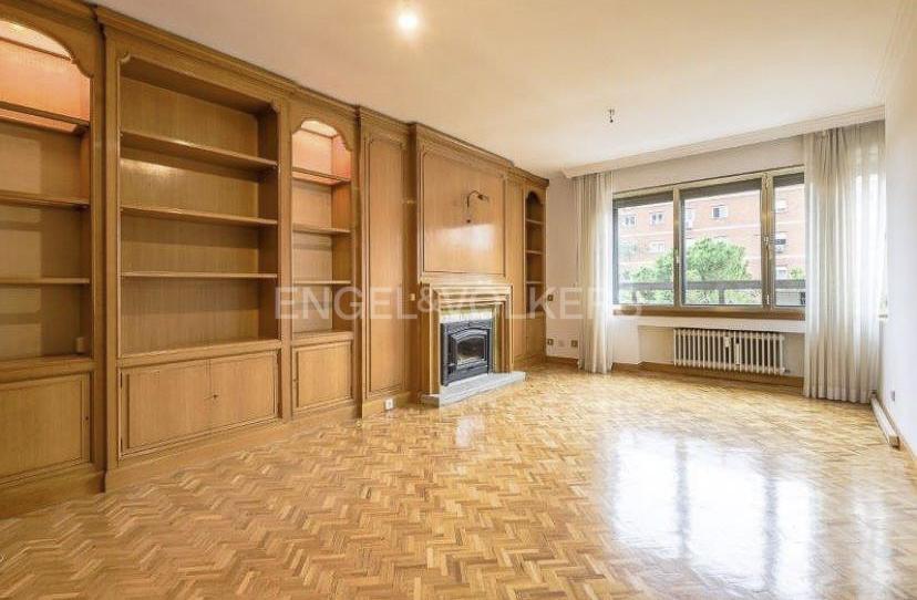 Foto 1 de Apartament en venda a Niño Jesús, Madrid