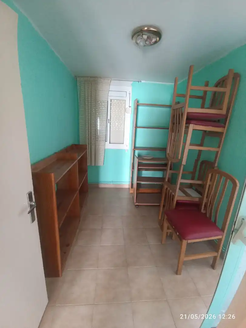 Schlafzimmer von Wohnung zum Verkauf in Berga mit Heizung, Waschmaschine und Balkon