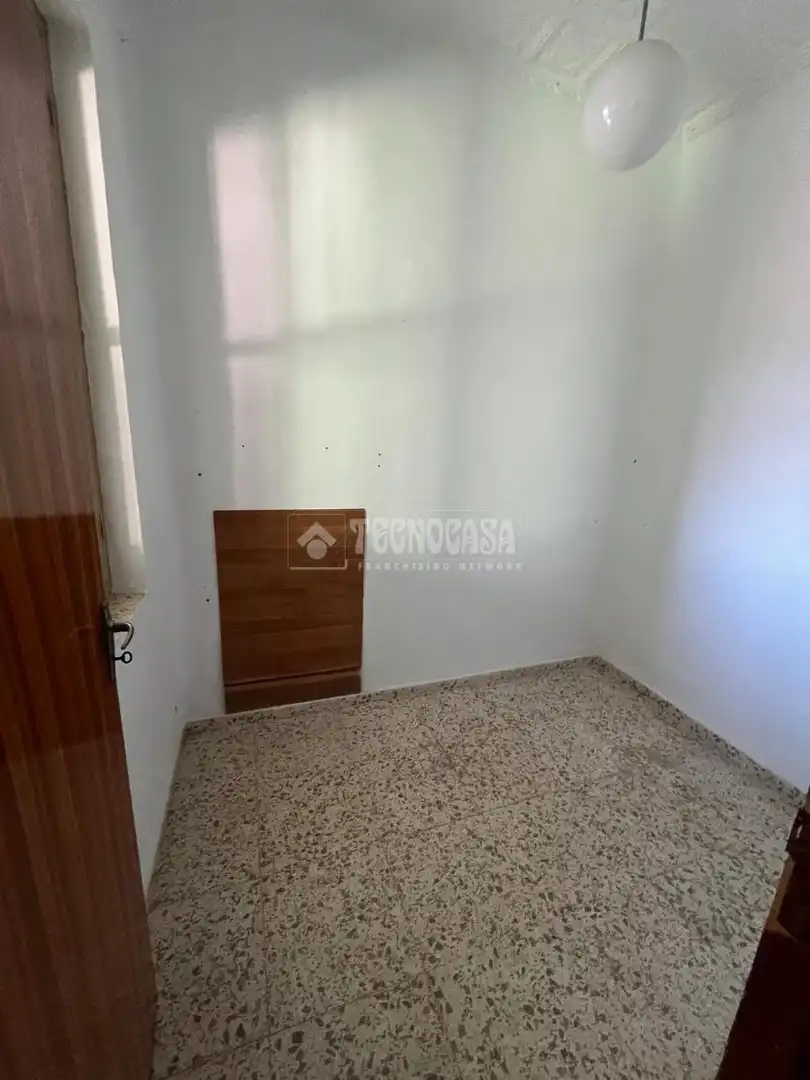 Casa aparellada amb jardí en venda a Pinos Puente, imagen 14