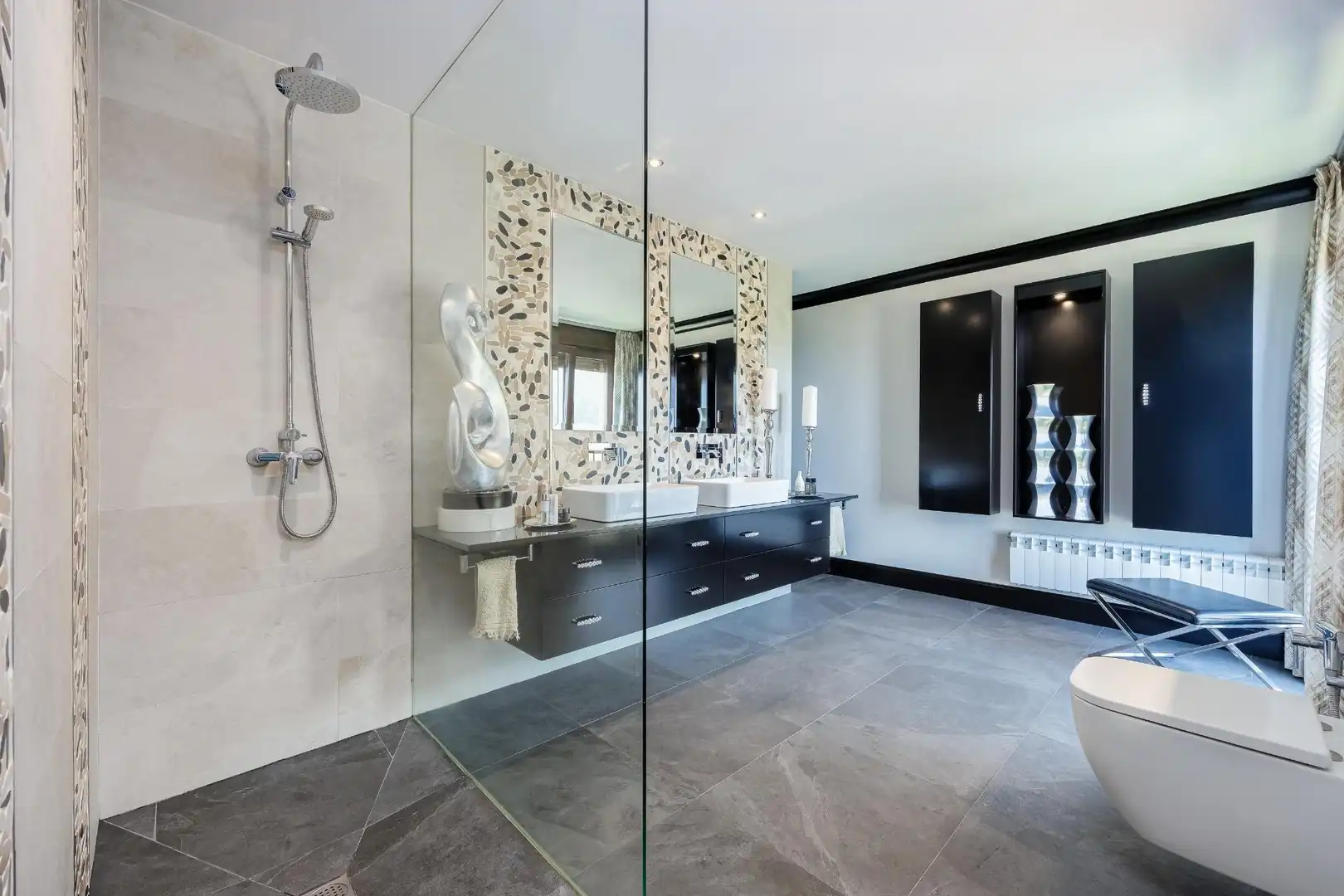 Bathroom of Houses for sale in Oia  with Air Conditioner, Heating and Private garden
