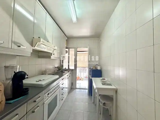 Cocina de Piso en venta en Madrid con Jardín privado, Parquet y Piscina