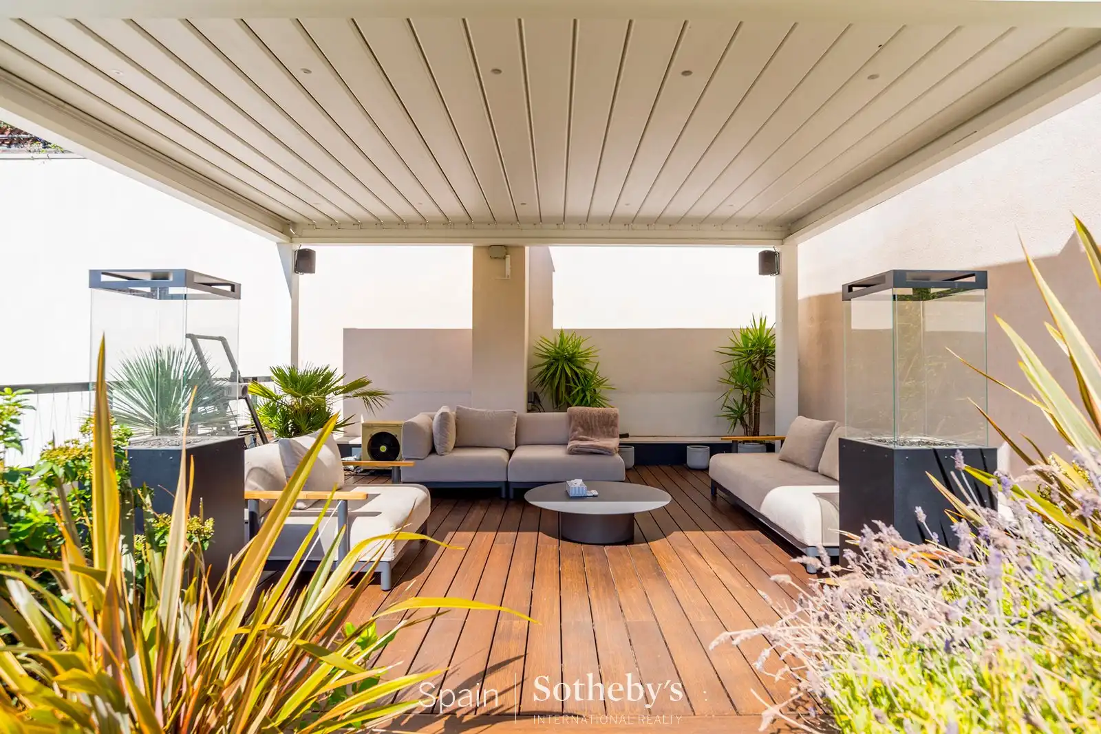 Terraza de Ático en venta en Madrid con Aire acondicionado, Calefacción y Jardín privado
