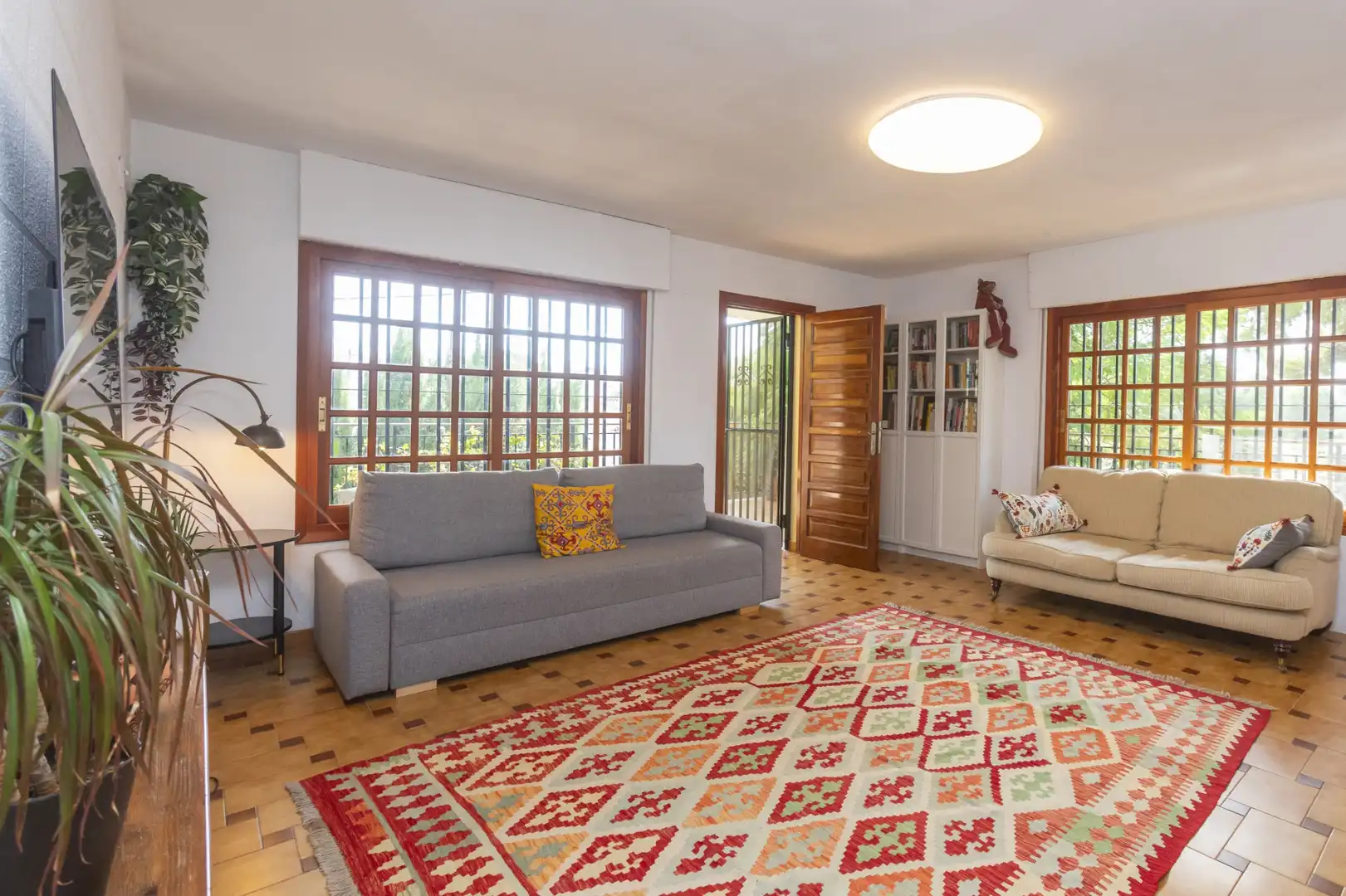 Wohnzimmer von Haus oder Chalet zum Verkauf in Benicasim / Benicàssim mit Klimaanlage, Privatgarten und Terrasse