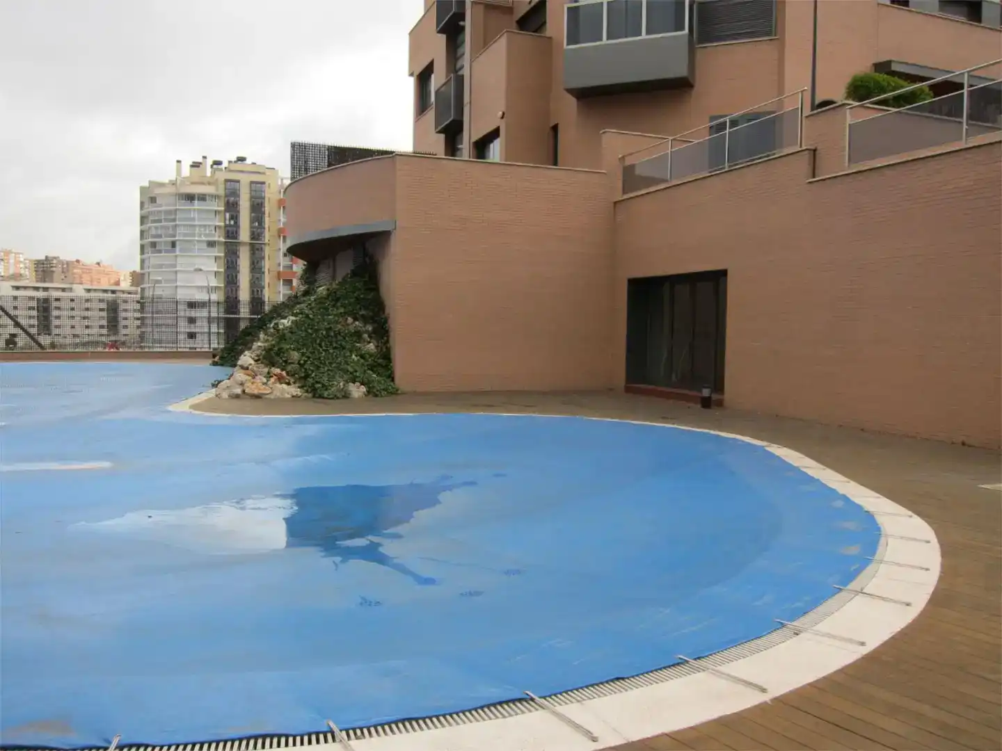 Schwimmbecken von Wohnung zur Miete in  Madrid Capital mit Klimaanlage und Schwimmbad
