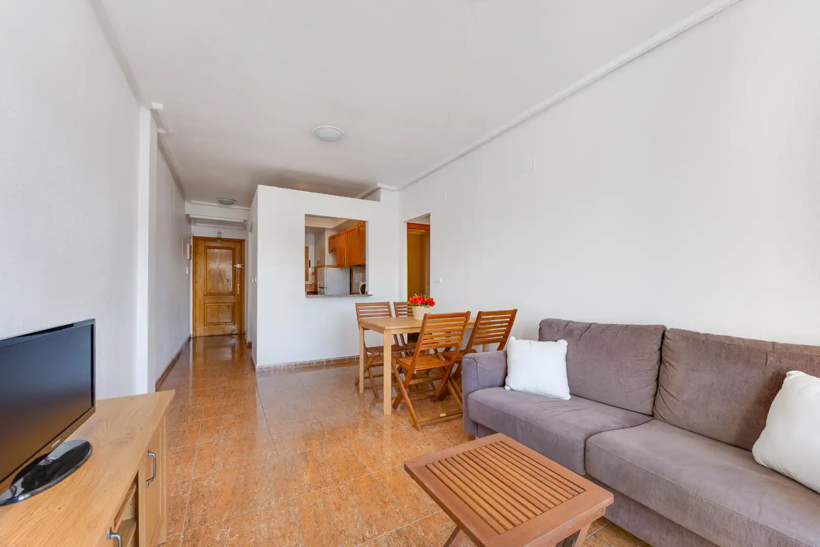 Sala d'estar de Pis en venda en Torrevieja amb Terrassa, Moblat i Piscina comunitària