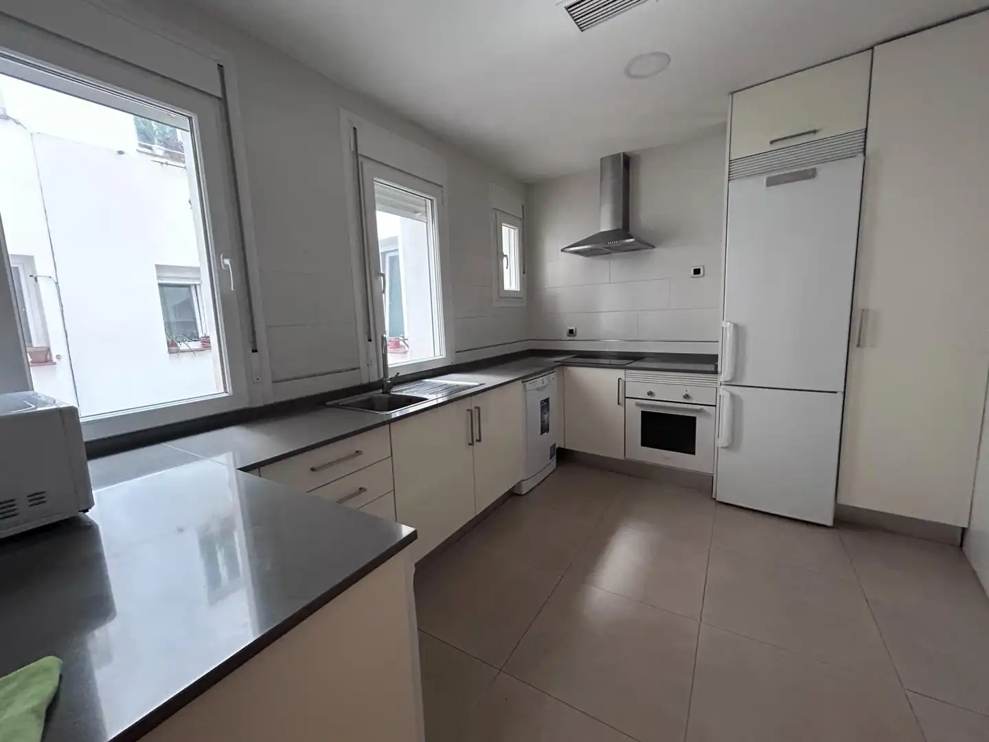 Kitchen of Flat for rent in Madrid  with Air Conditioner and Heating