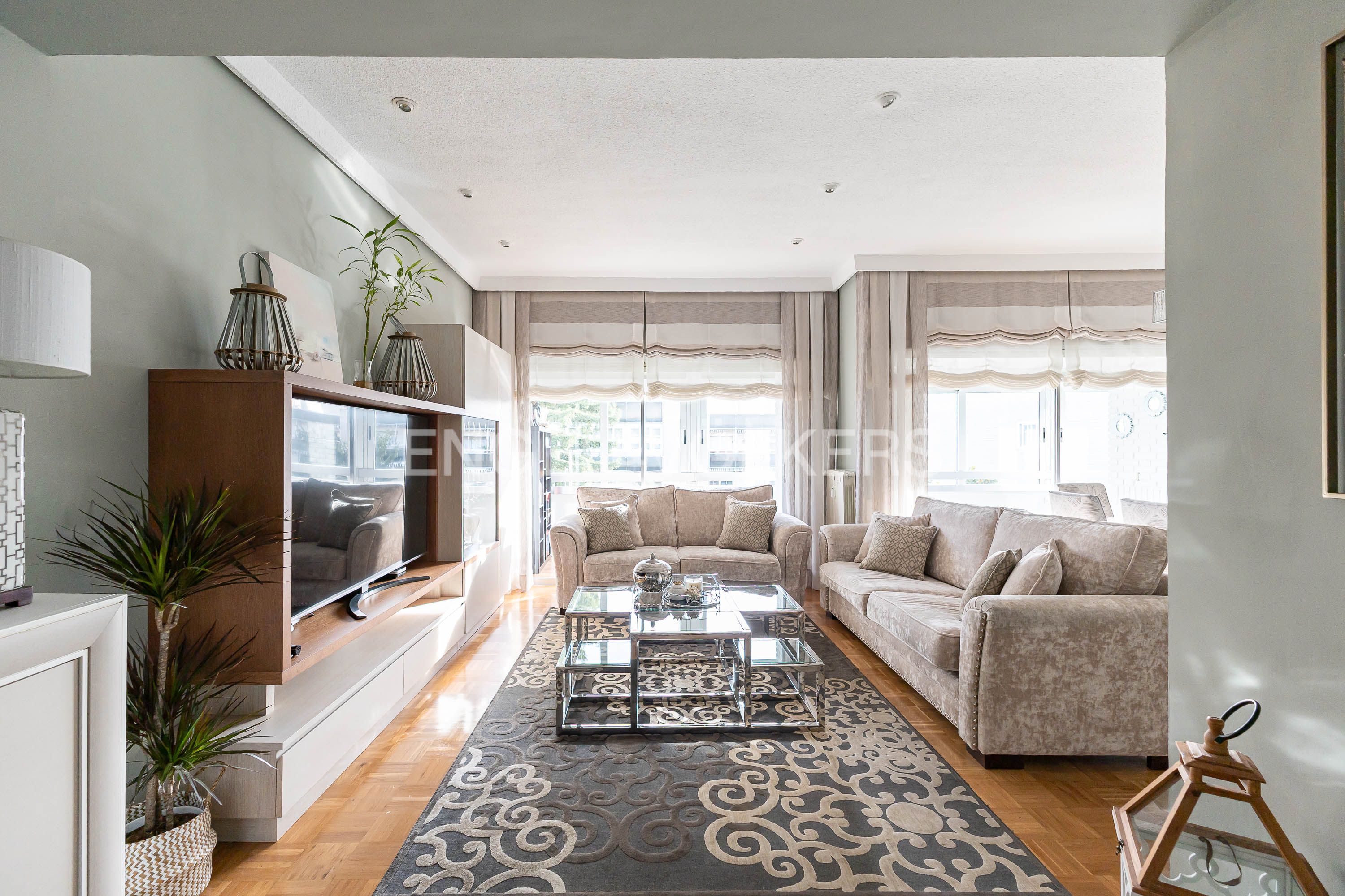 Sala de estar de Apartamento en venta en Majadahonda con Calefacción, Parquet y Piscina