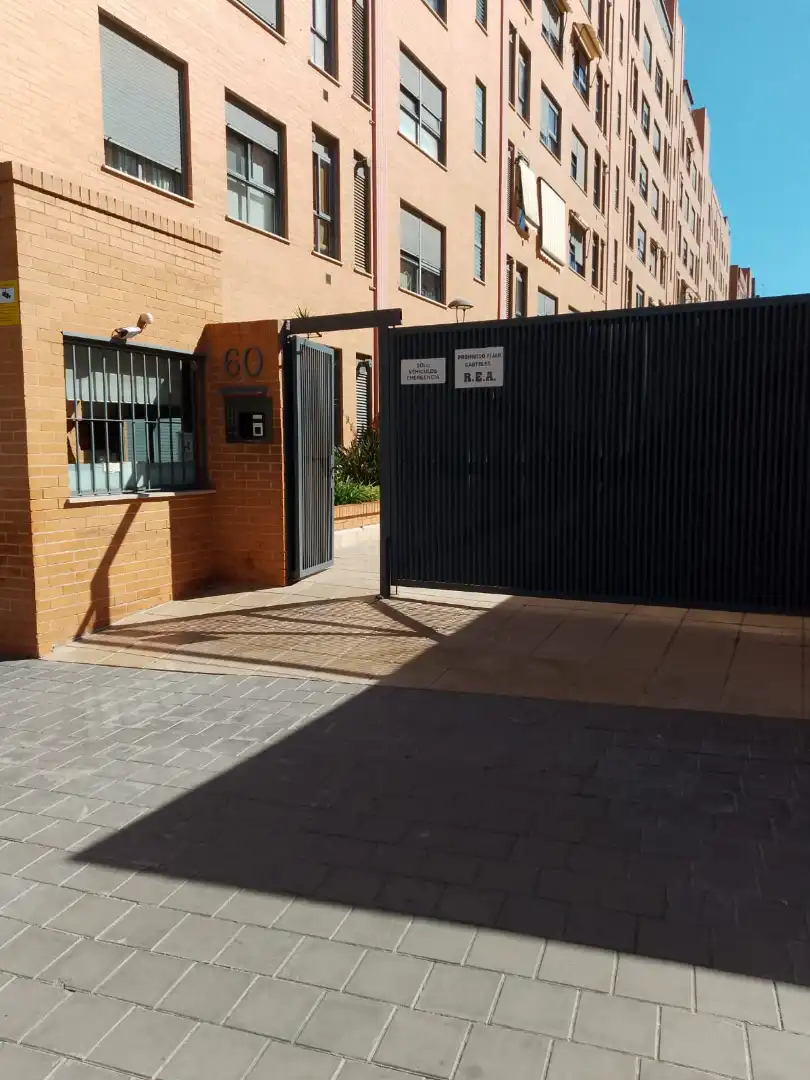 Parking de Piso en venta en Valencia con Jardín privado, Parquet y Horno
