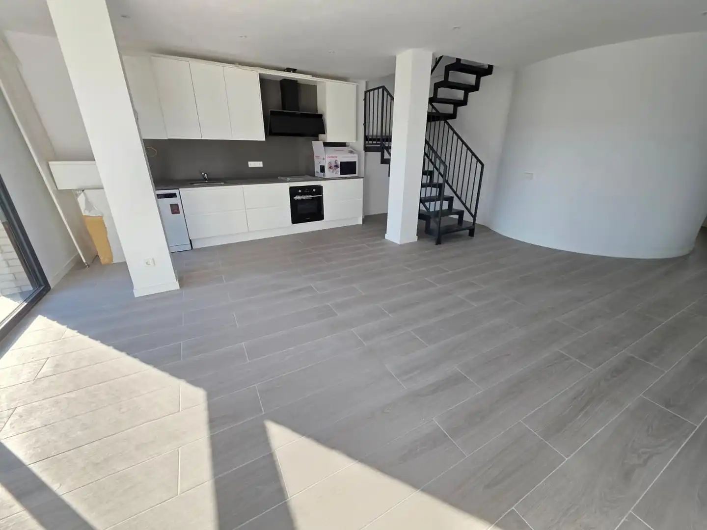 Dúplex con ascensor en venta en El Poble Sec, imagen 3