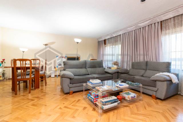 Piso en Venta en Calle del General Ricardos en Vista Alegre