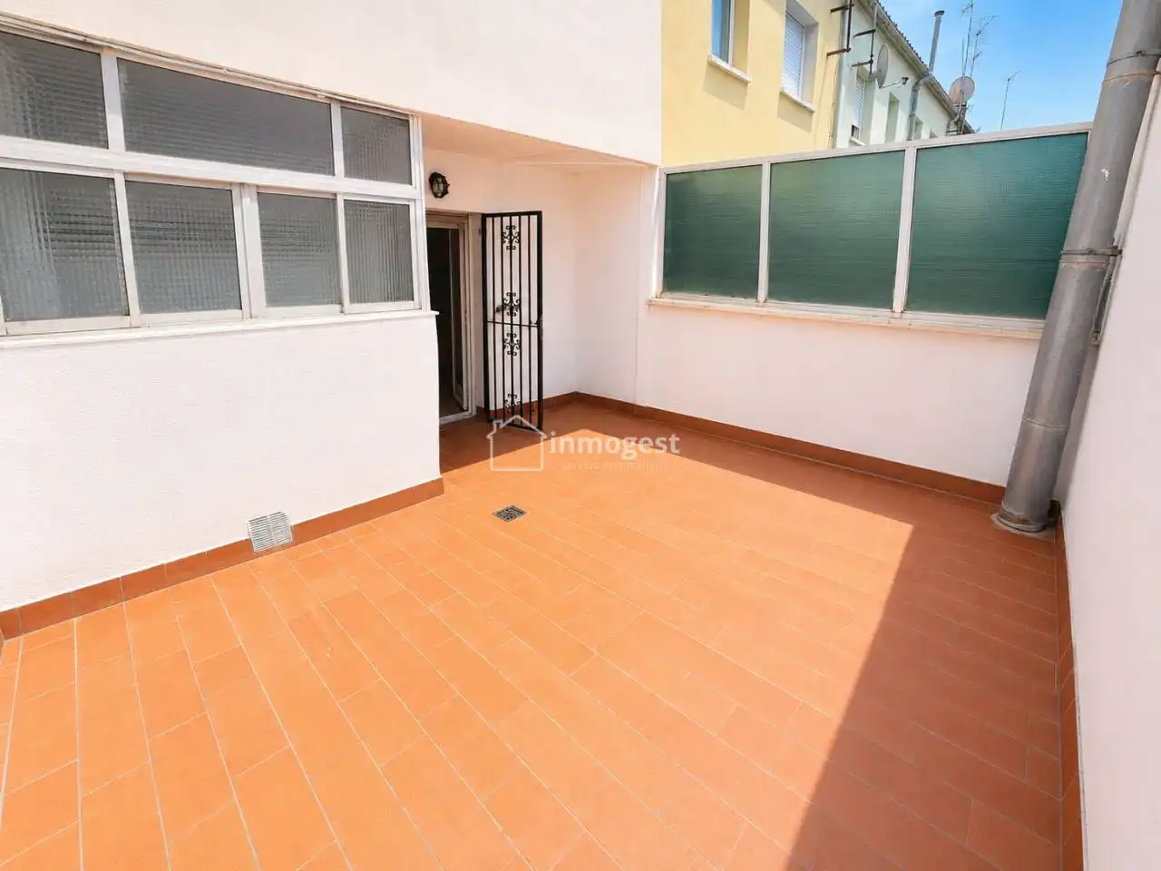 Terrassa de Casa o xalet en venda en Salt amb Calefacció i Jardí privat