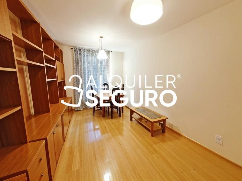 Dormitori de Pis de lloguer en  Madrid Capital amb Calefacció i Terrassa