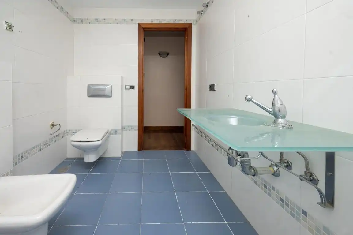 Baño de Casa o chalet en venta en Benalup-Casas Viejas con Jardín privado, Trastero y Piscina